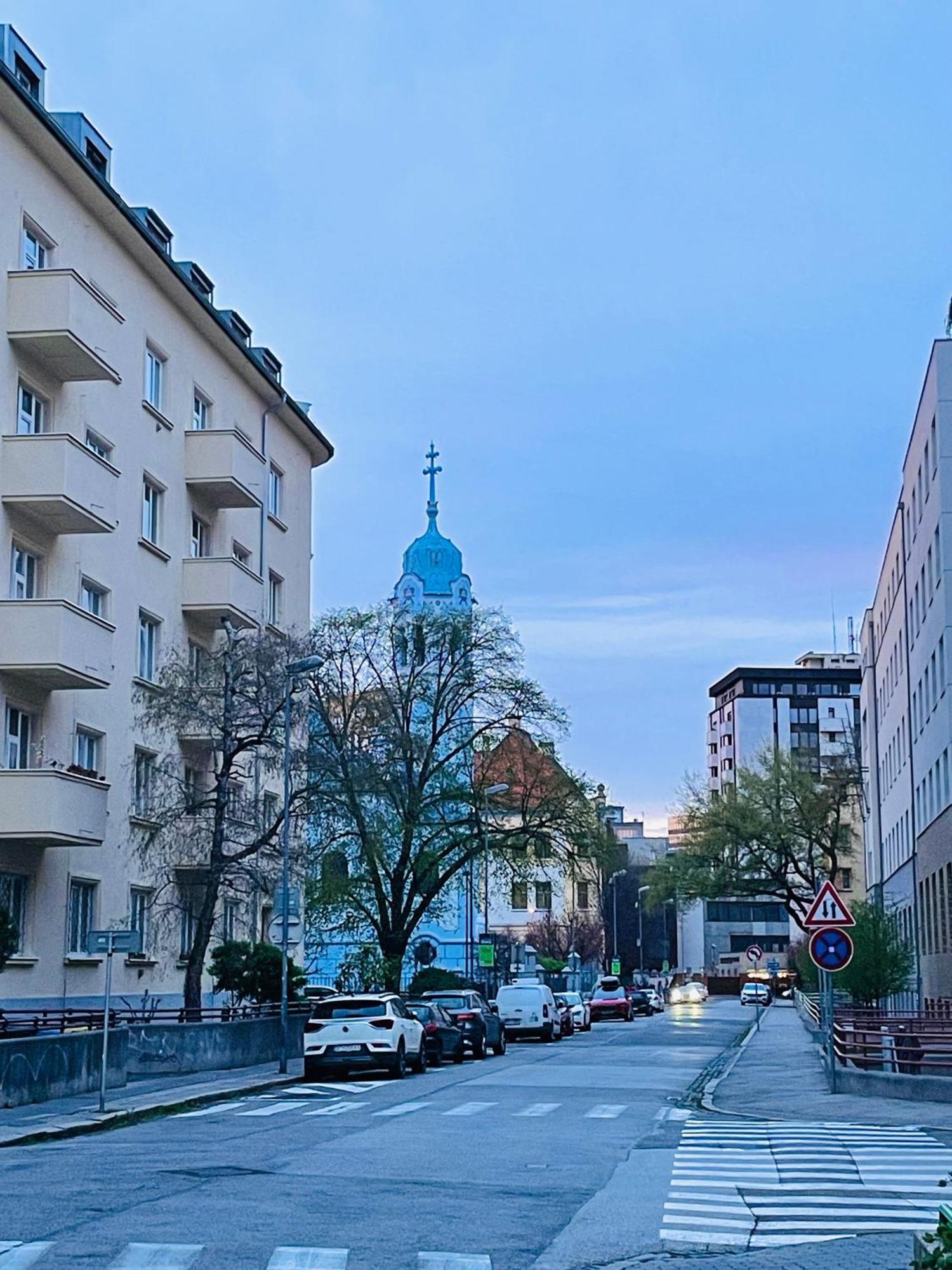 Blue Church Views - Central, Quiet, Bright - 4Th Floor Corner Apartment 125M2 Bratislava Luaran gambar